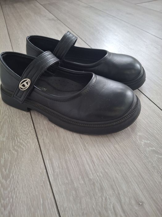 Туфлі для дівчинки