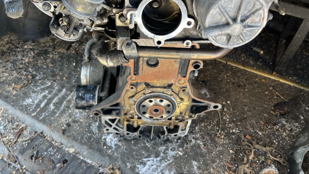 Розбираю двигун мазда 2.0 д RF5C