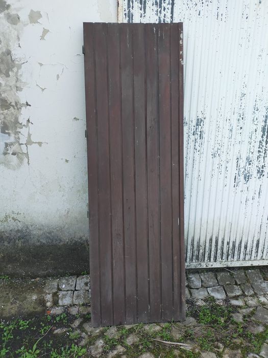 6  Portadas de madeira maciça antiga
