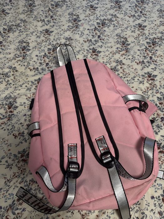 Продається рюкзак.