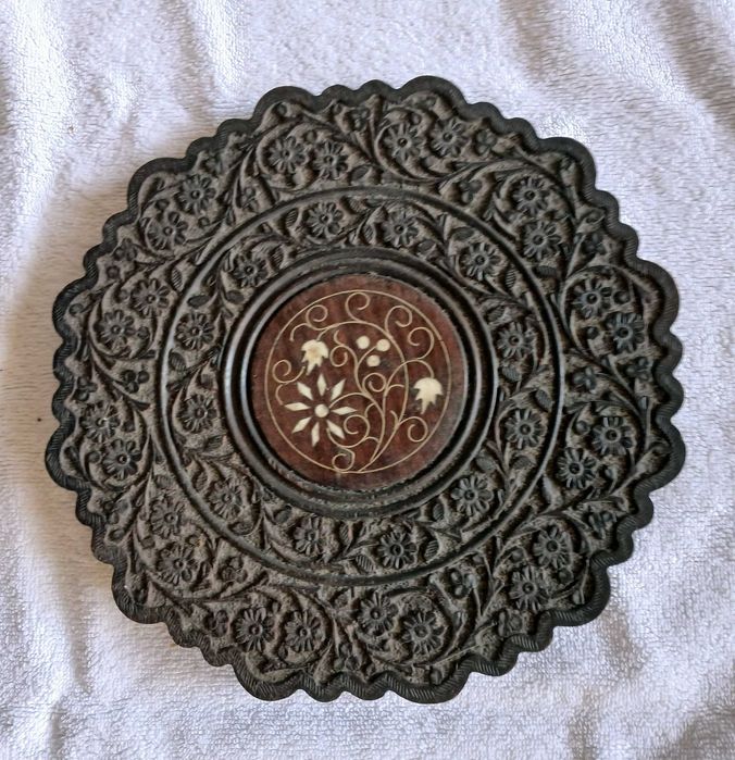 Par de pequenas mesas indianas