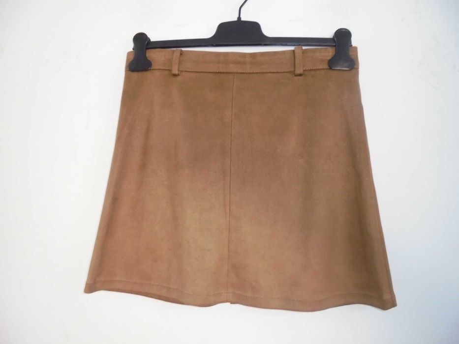 saia de mulher da marca PULL&BEAR