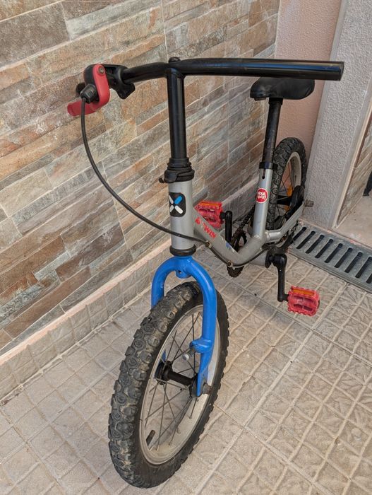 Bicicleta btwin (Decathlon) 14 polegadas (3 - 5 anos idade) - ou troca por bicicleta 20 polegadas.