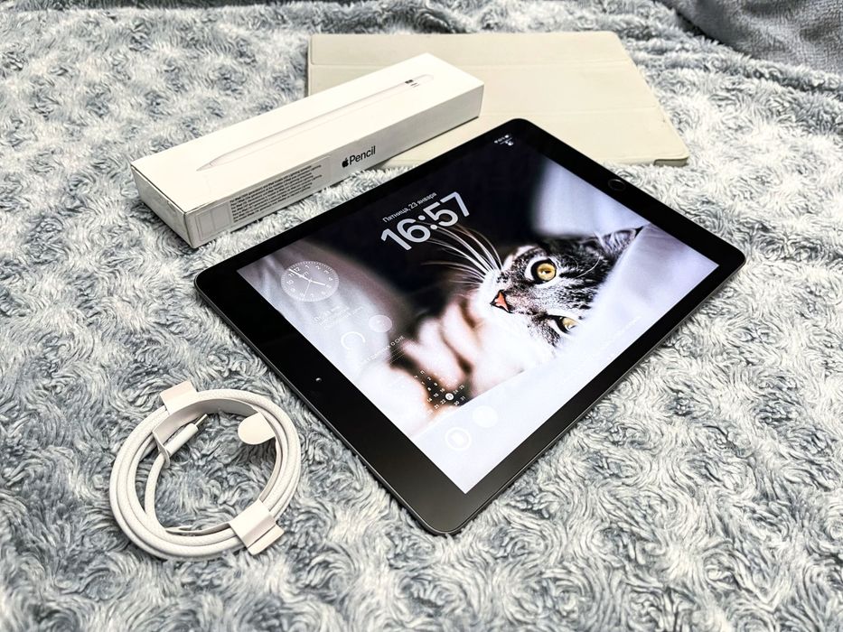 IPad 7 (32 gb) wi-fi, как новый + чехол! А2197