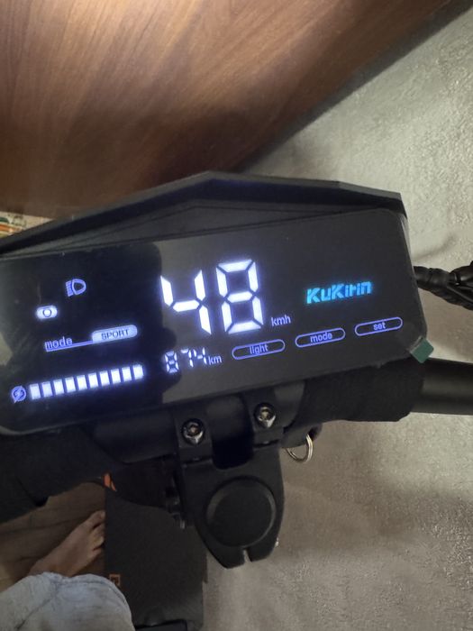 Kugoo Kirin G4 (2000W, 20Ah, 60V)))