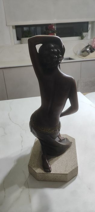 Imagem castanho escuro