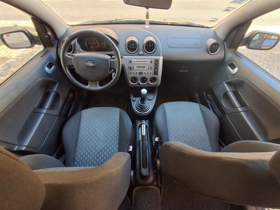 Ford Fiesta 1.25i-16v Xtrend 5p 2004