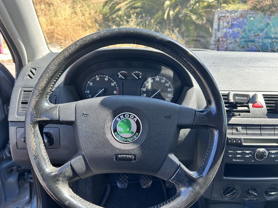 Skoda Fabia 1.2 gasolina | 2004 | 167.000 km | económico e fiável