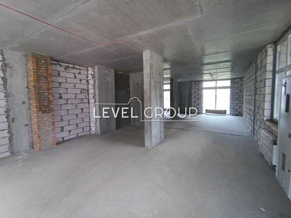 Продаж фасадного комерційного приміщення  ЖК Варшавський 1