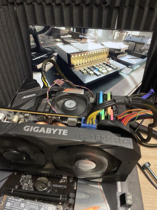 Відеокарта RTX2060 gigabyte