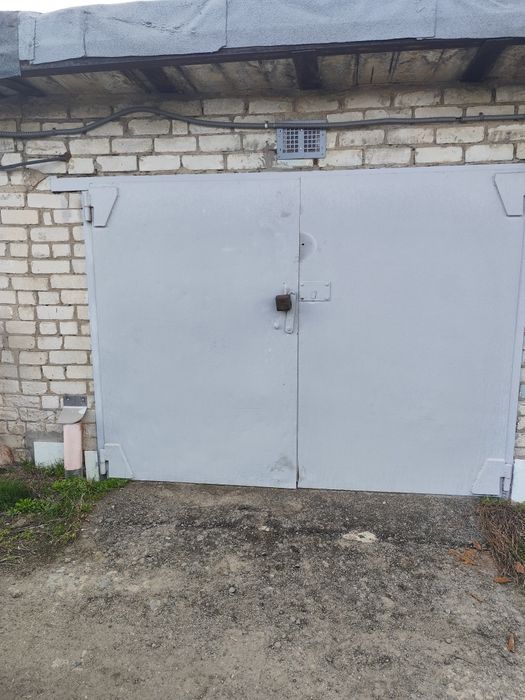 Продам гараж в кооперативе " Октября"