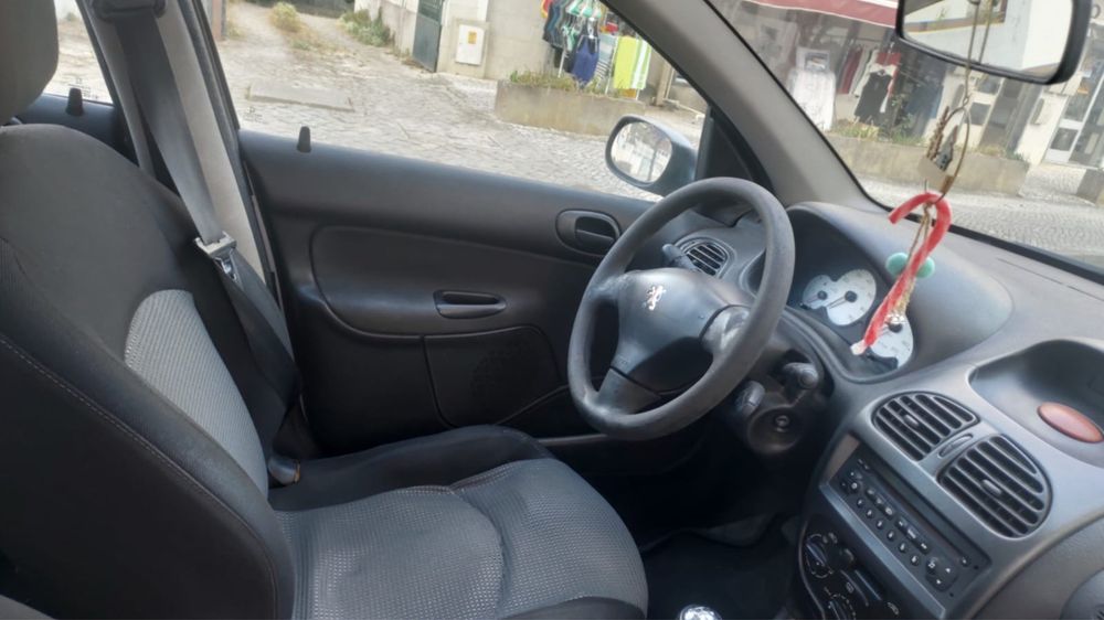Carro peugeot 2002