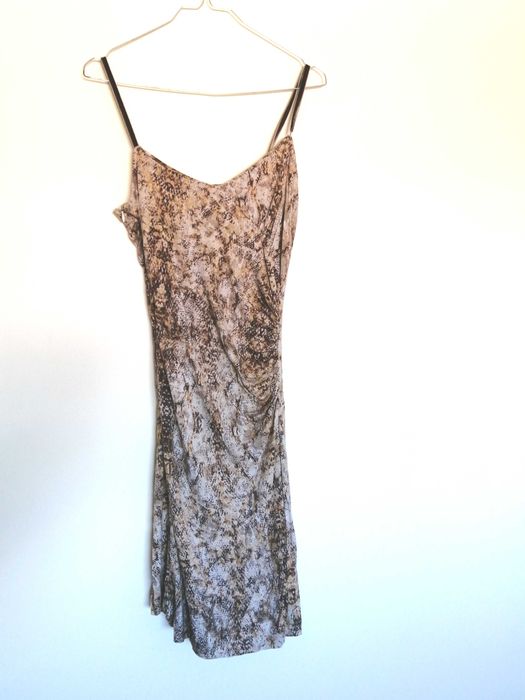 roupa de mulher, vestidos diversos