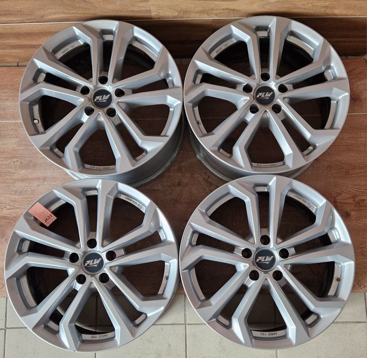 Оригінальні легкосплавні диски VW Skoda Mercedes Audi R18 5x112 ET 38