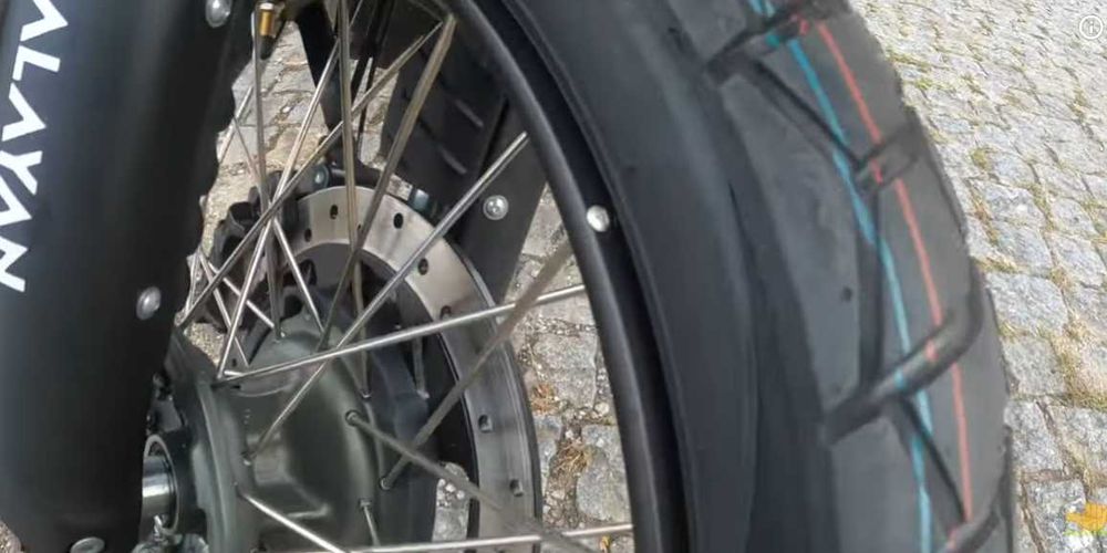 Royal Enfield  HIMALAYAN 450 Tubeless - 450 Kms