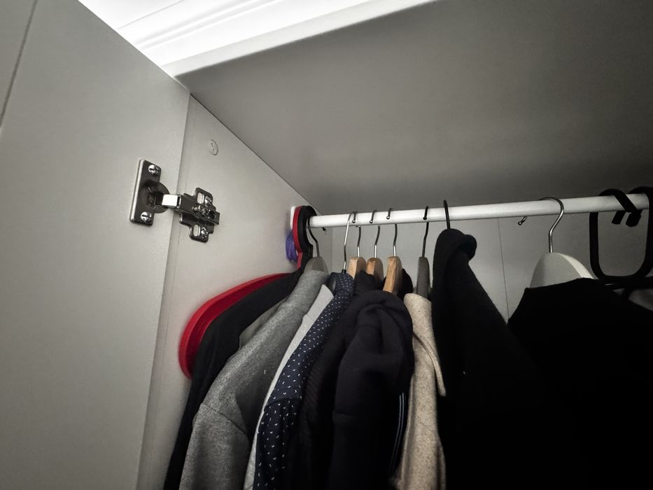 Roupeiro IKEA BRIMNES 3 portas com espelho