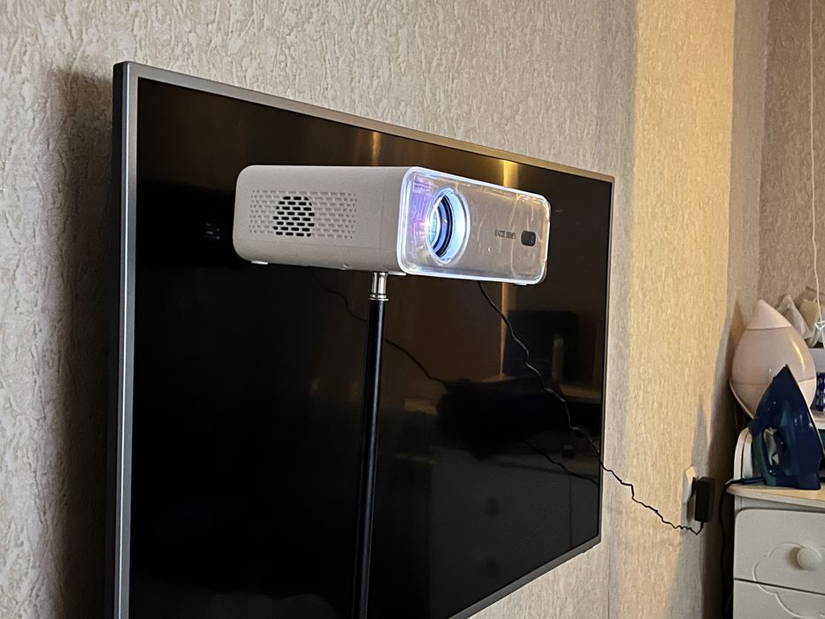 Розумний проектор Aurzen EAZZE D1 Series 1080p DolbyAudio, Android TV, SmartTV