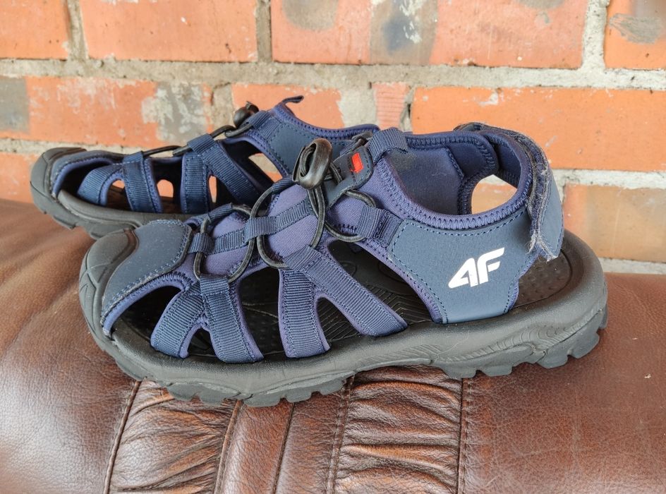 Sandały chłopięce r 35 4f