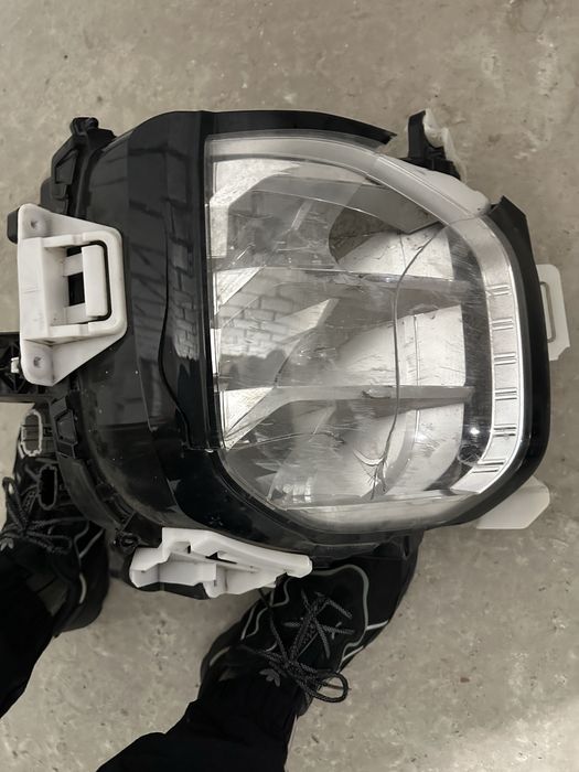 Фара outlander 4 phev на запчастини (блоки і тд)