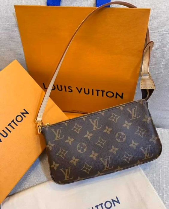 Louis Vuitton Pochette Accessoies