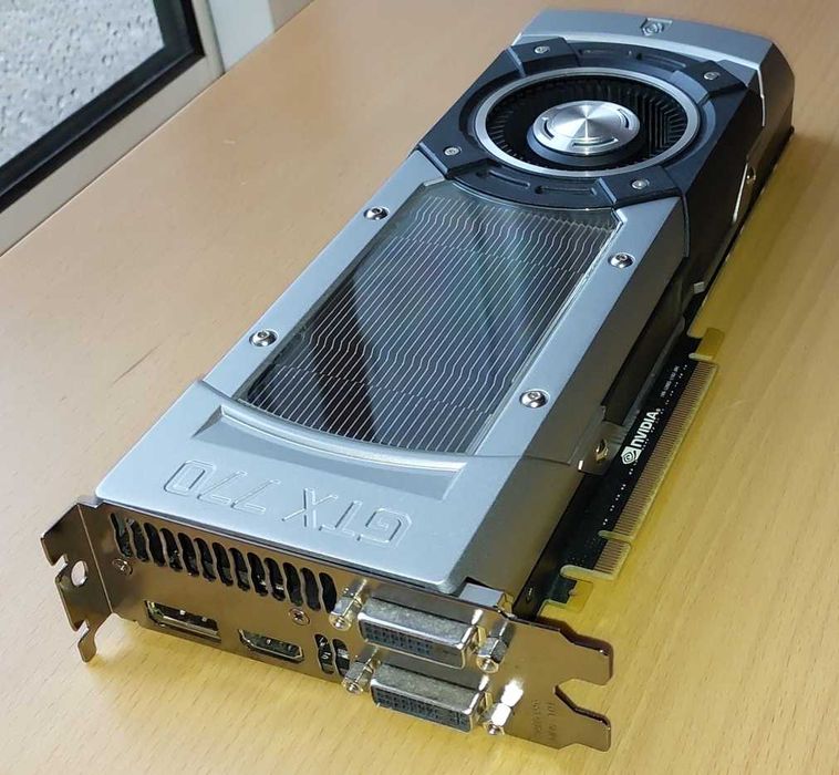Placa gráfica NVIDIA GeForce GTX 770 - Founders Edition