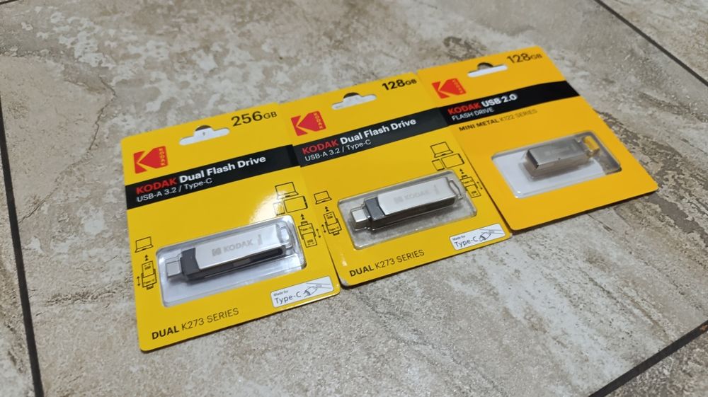 Флешки kodak новие