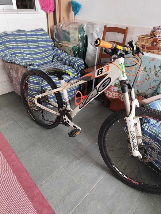 Oportunidade Bicicleta Vag equipada shimano