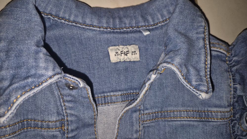 Джинсовий комбінезон на 2-3 роки