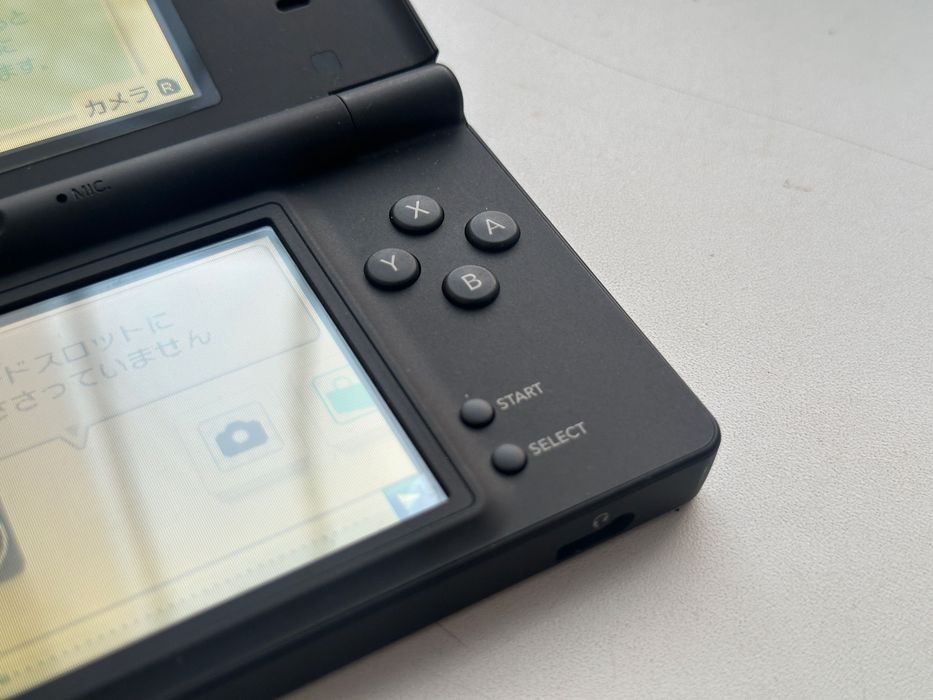 Продам Nintendo DSi в робочому стані