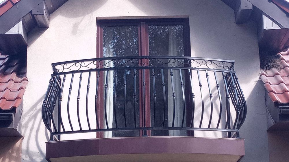 Balustrada piękna z elementami kutymi wzór BB5 na wymiar każdy kolor