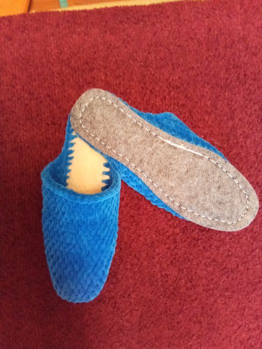 Продам тапочки комнатные.