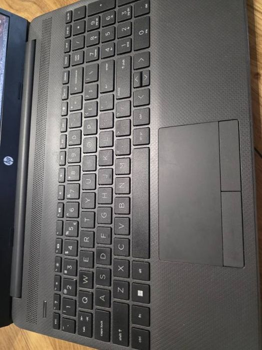 Szybki Laptop HP 255 G8 – Ryzen 3 / 8GB / SSD / Win 11 – Okazja!