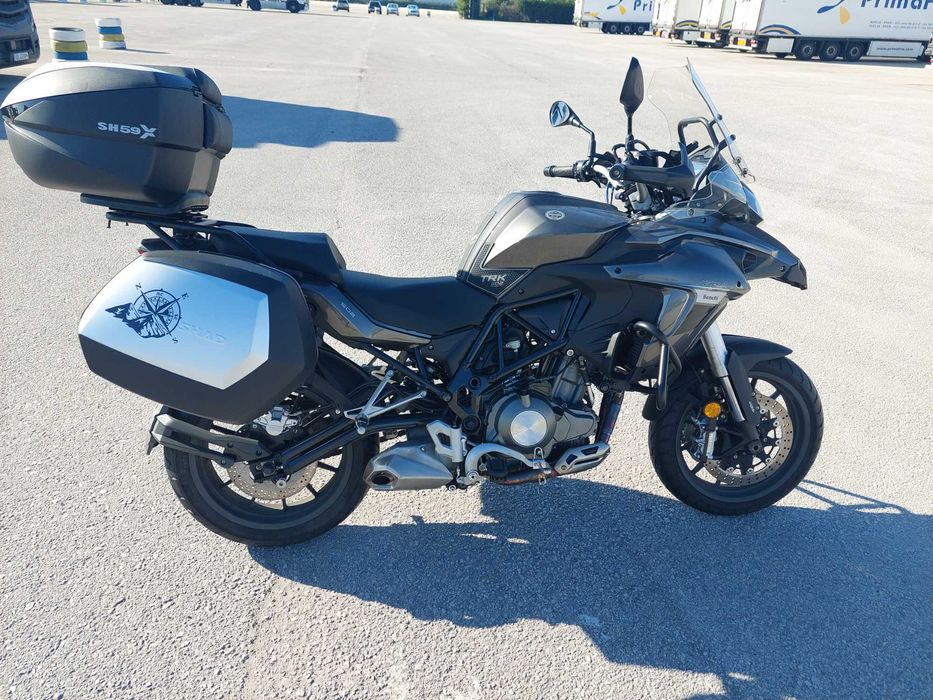 Benelli TRK 502  com poucos Kms