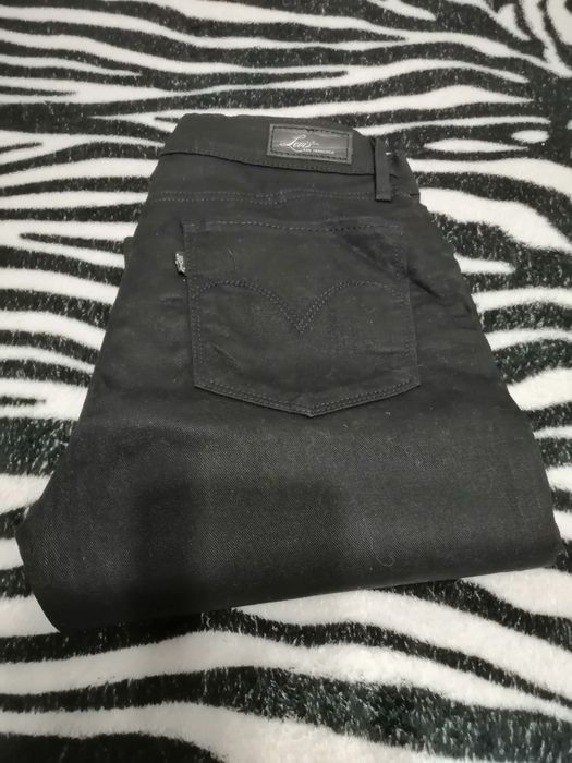 Джинси Levis (оригінал) розмір 27