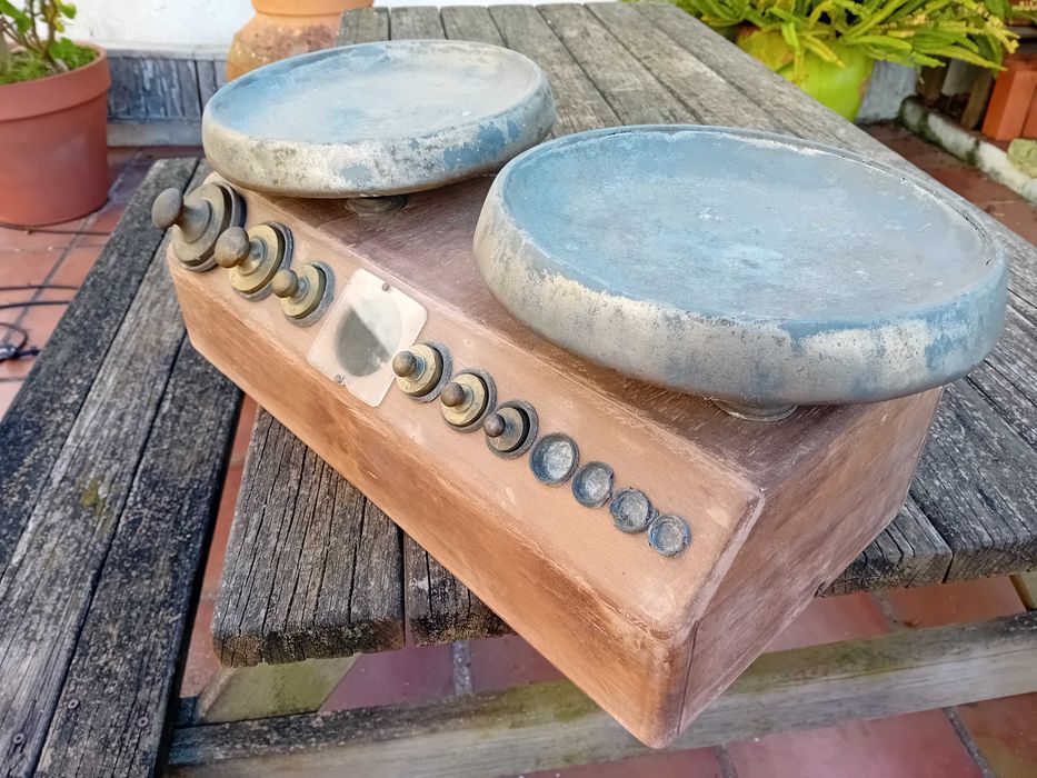 Balança antiga de cozinha