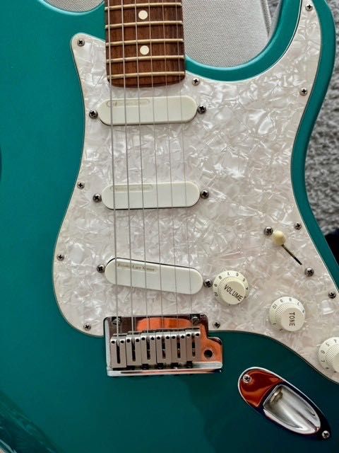 Guitarra Fender Plus 93 Caribbean Mist