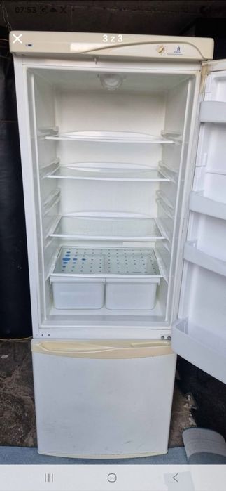 Lodówka z zamrażalnikiem Całkowicie sprawna wysokość 160cm