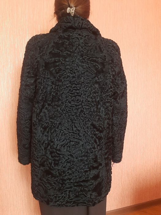 Продам каракулевий полушубок