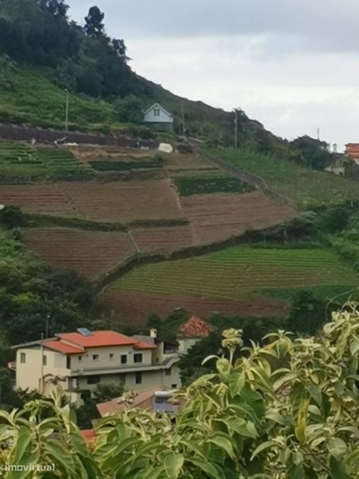 Terreno rústico urbanizável perto da Vila do Porto da Cruz