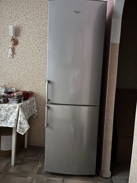 Продам холодильник Whirpool,б/у