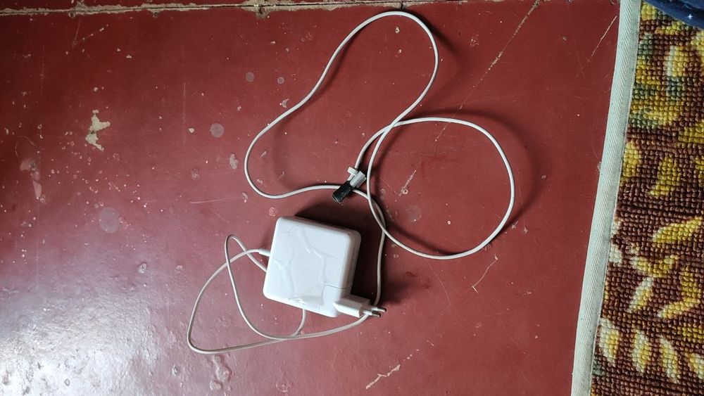 Блок питания для MacBook