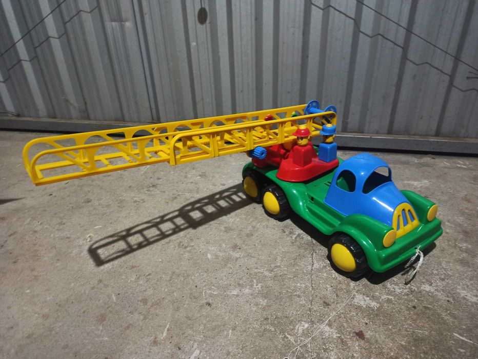 Duży wóz strażacki 64 cm