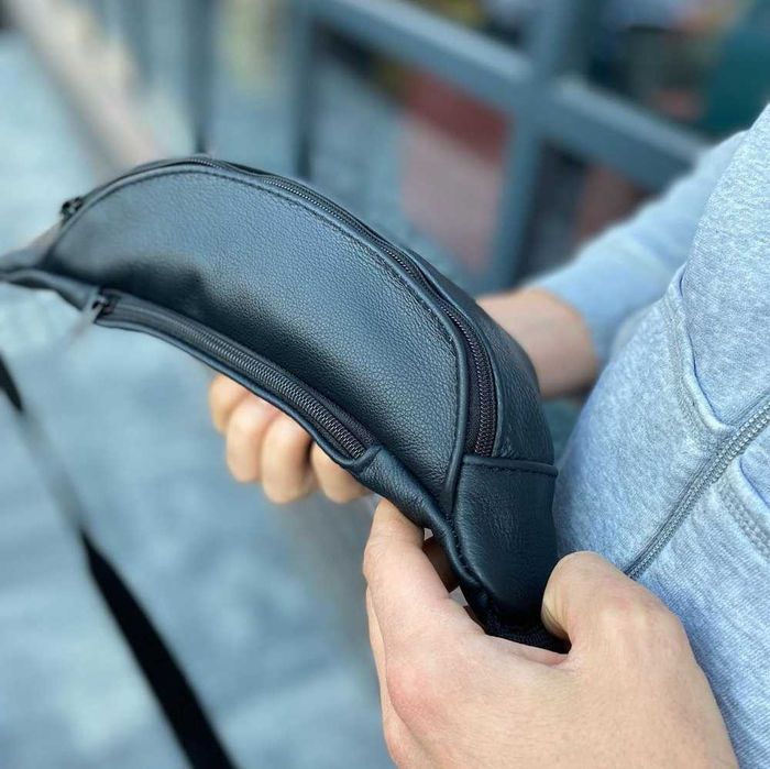 Качественная бананка из натуральной кожи. Цвет: чёрный.