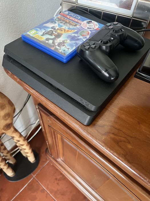 Ps4 Slim 1Tb + comando + jogo
