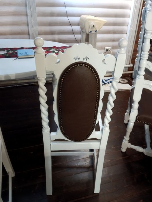 Стіл з стільцями з масиву дуба