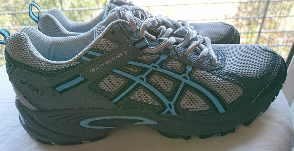 Asics novos tamanho 40