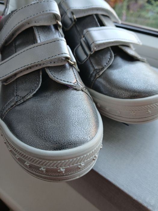 Półbuty dziewczęce nowe