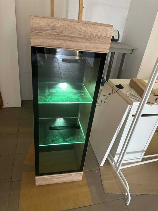 Вітрина Fever BRW з підсвіткою, 38х40х125 см, навісна вітрина