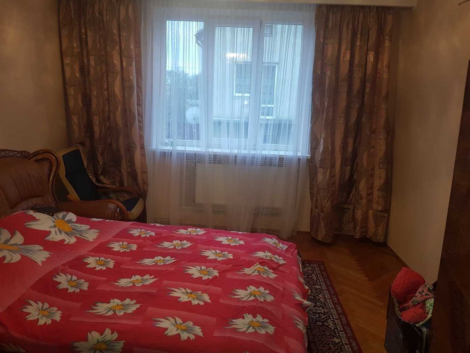 кімната у 4-х кімнатному будинку, м. Кам'янка-Бузька