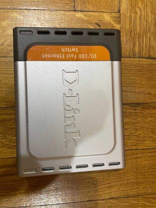 Комутатор D-Link DES-1005D